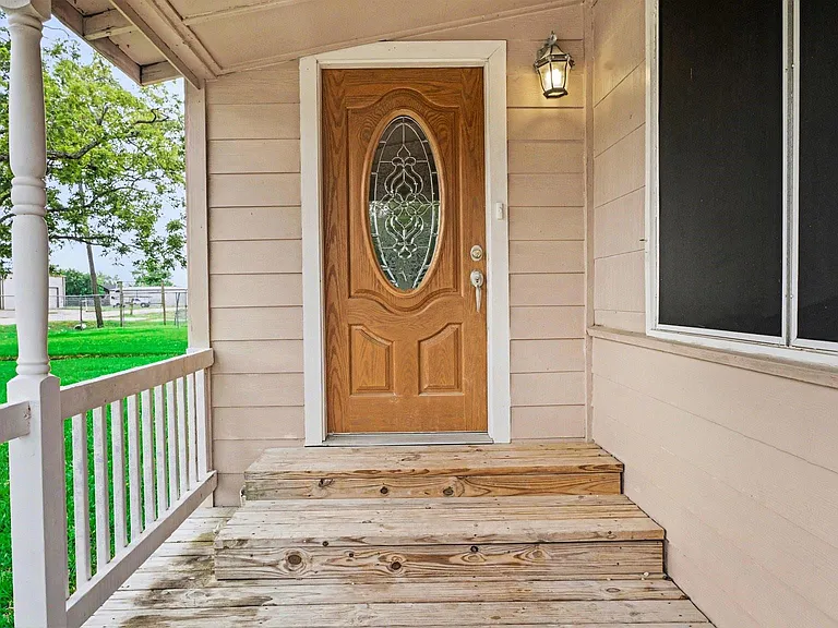5615 John Martin Rd — Photo 2