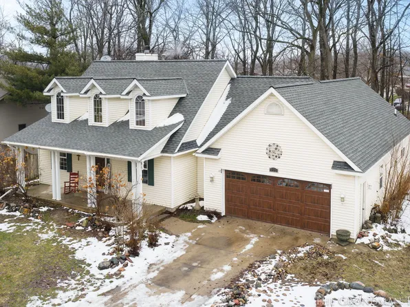 975 Songbird Ln, Holland, MI 49423