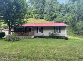 100 Locust St, Honaker, VA 24260