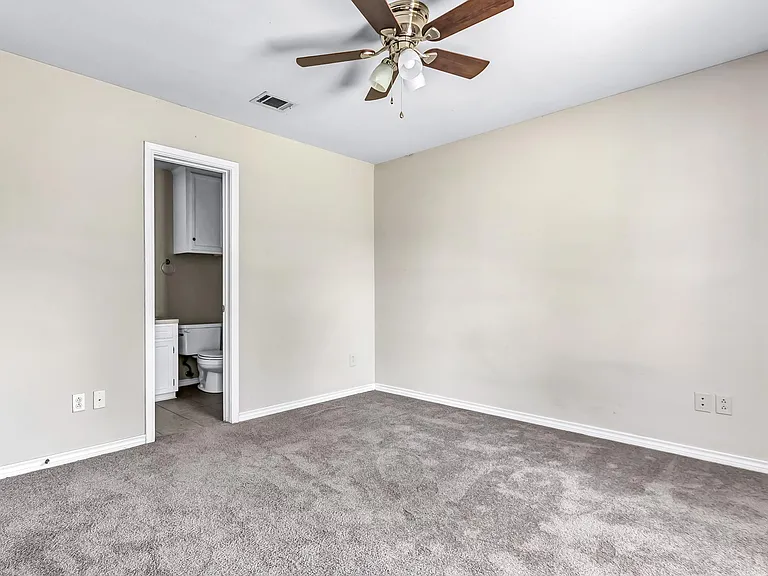 1602 Medina Dr — Photo 18