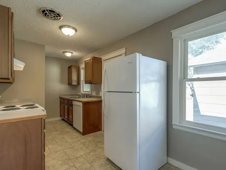 2656 E Grail St — Photo 7