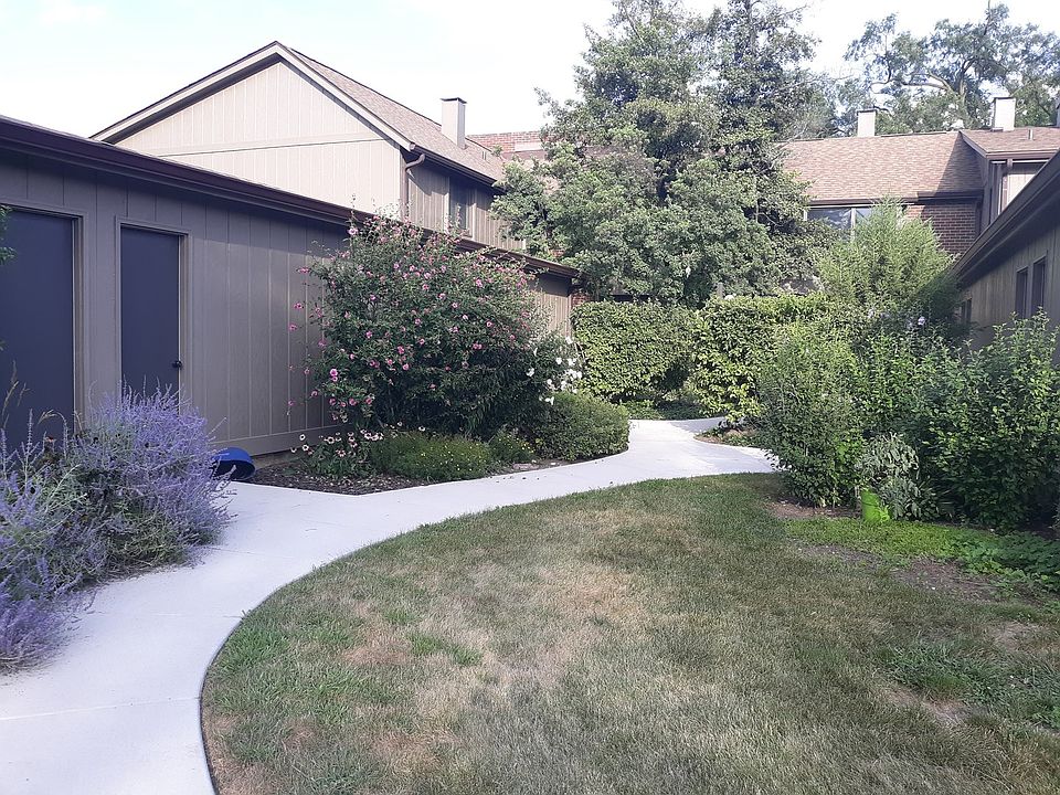 1st image of 2S641 Enrico Fermi Ct Unit C