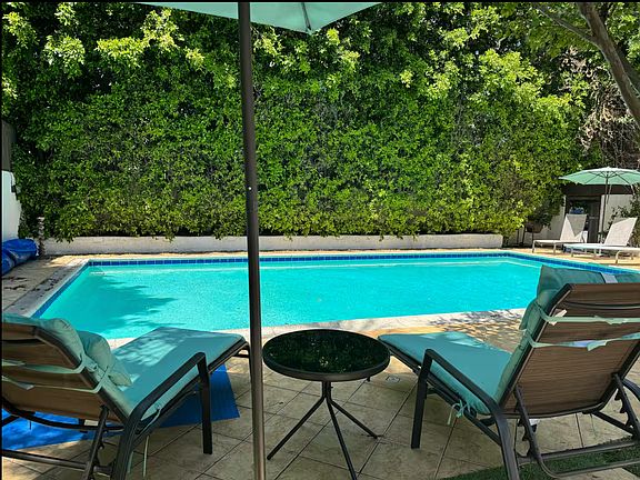 5th image of 21001 Costanso St