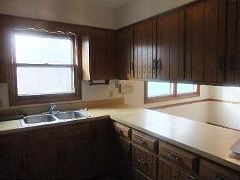 2nd image of 880-882 N Gladstone Ave