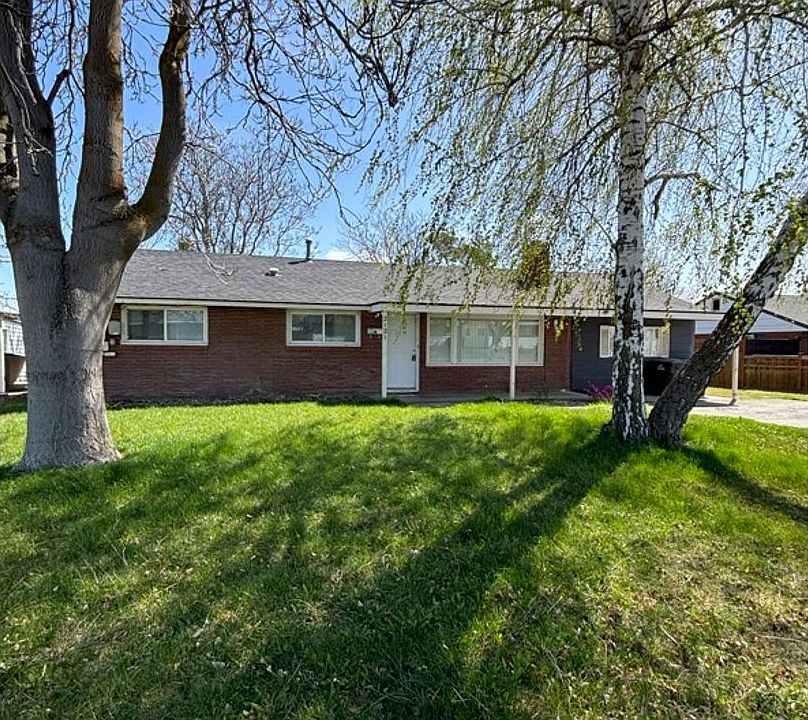 1st image of 2121 W Lakeside Dr