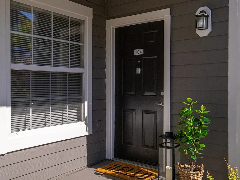 Experience the luxury of private entry to all our apartment homes, where you're welcomed into your own secluded oasis.
