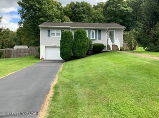 25 Red Maple Ave, Mountain Top, PA 18707