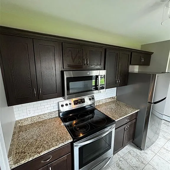 454 Romeo Rd — Photo 8