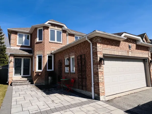 887 College Manor Dr, Newmarket, ON L3Y 8G9