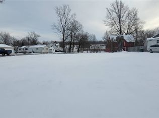 21 W Main St, Madison, OH 44057