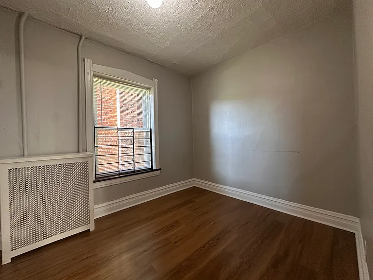 10226 S Rhodes Ave #2 — Photo 6