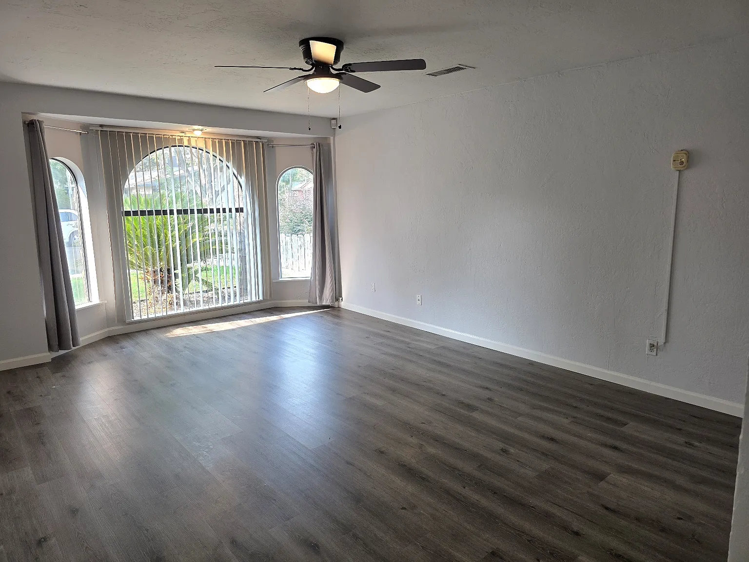 3 bed, 1640 sqft, $2,550 — Photo 4