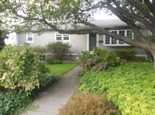 150 Robert Gray Ave, Tiverton, RI 02878