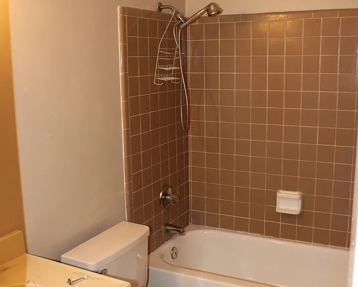 1253 Continental Ct — Photo 6