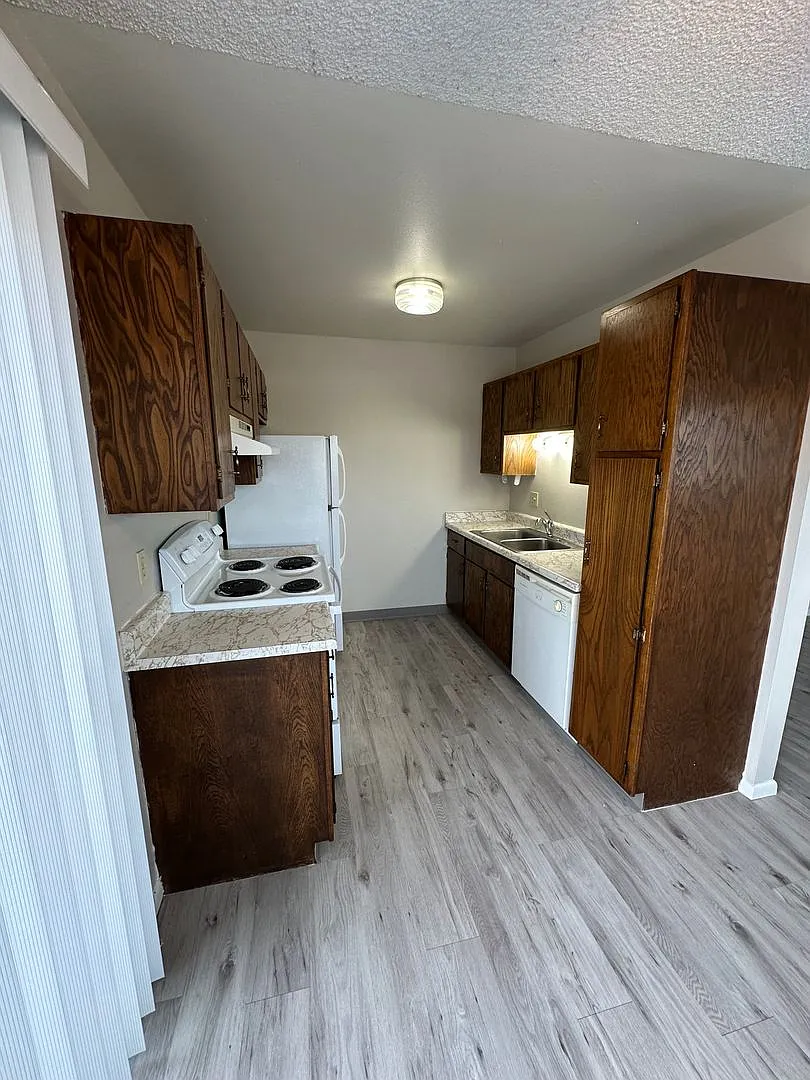 4417 Parkview Drive — Photo 3