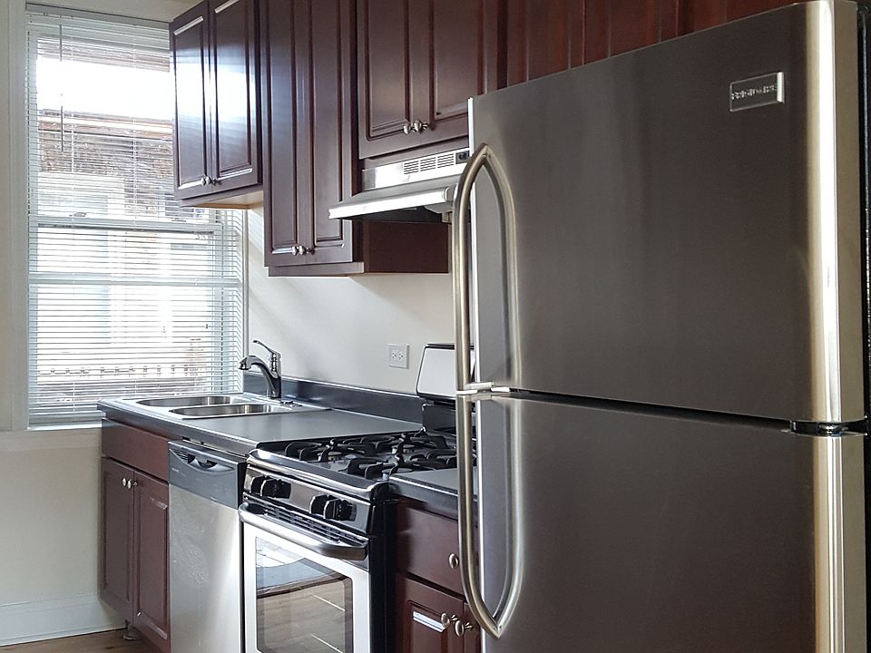 1st image of 2144 W Berteau Ave APT 3S