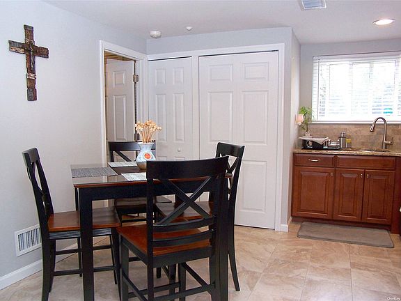 5th image of 127 Birchwood Rd #127