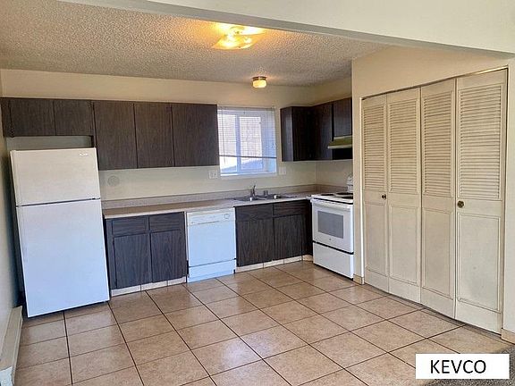 Eat in kitchen