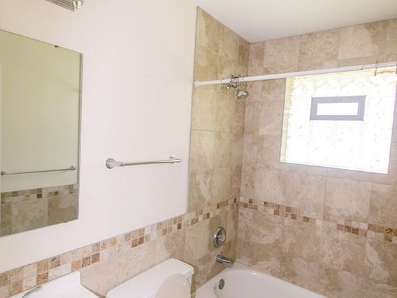 4th image of 3104 E 62nd Pl
