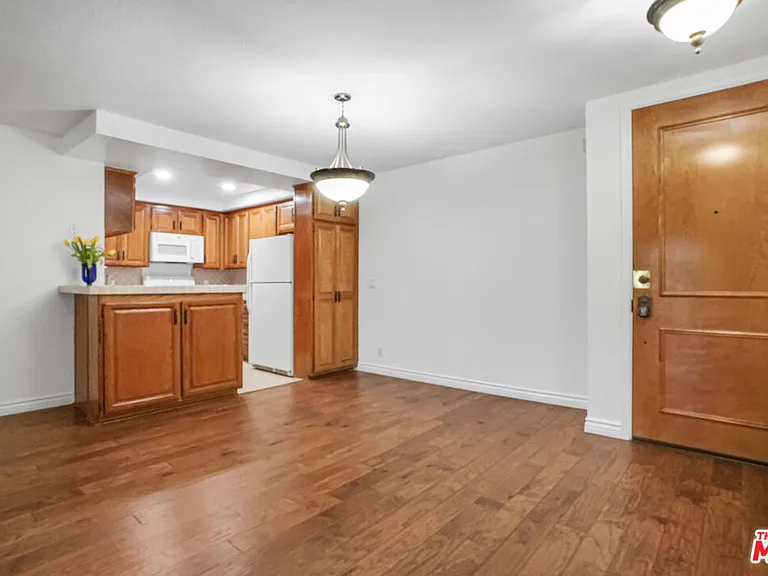 8512 Tuscany Ave #302 — Photo 9