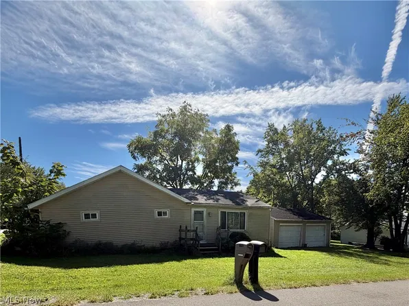 16711 Hillsdale Ave, Lake Milton, OH 44429