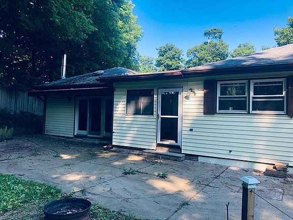 2nd image of 1045 County Road 1175