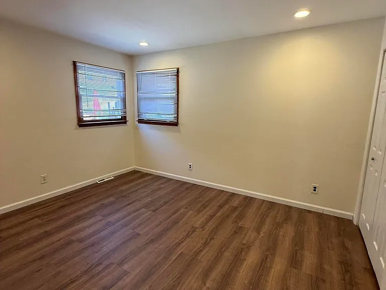 207 Dongan Hills Ave — Photo 7