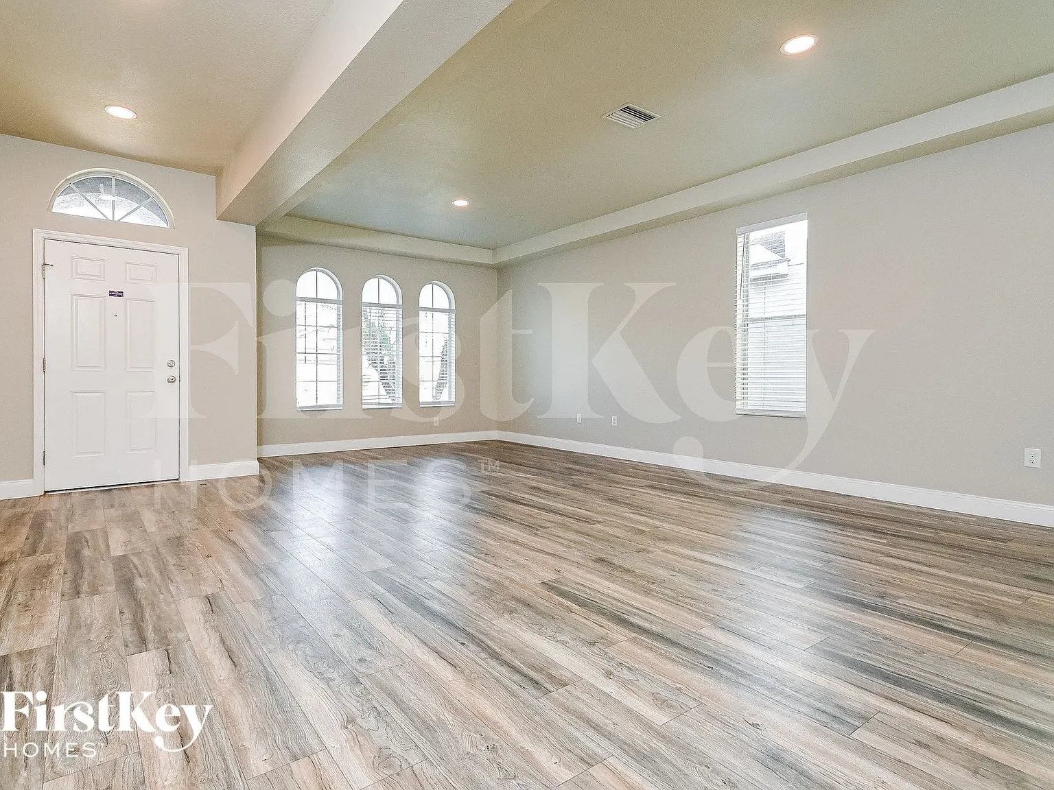 5 bed, 3.0 bath, 3448 sqft, $3,775 — Photo 2