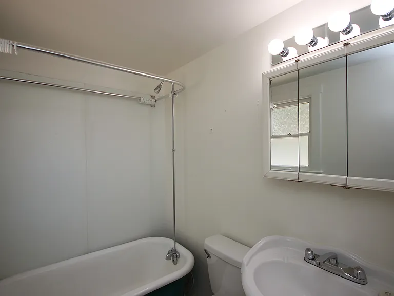 114 S Grand Oaks Ave #120 — Photo 15