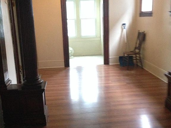 2nd image of 139 Royal Ave Lowr #