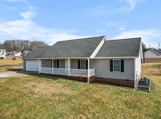 17505 Bridle Dr, Abingdon, VA 24210