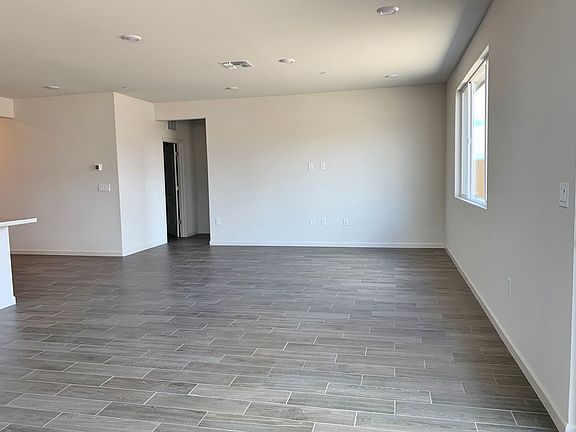 4th image of 2070 Wildflower Dr