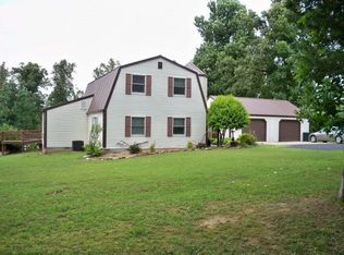 405 Saddlebrook Ln, Hanson, KY 42413