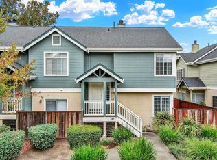 30 Manchester Ln, Fairfield, CA 94533