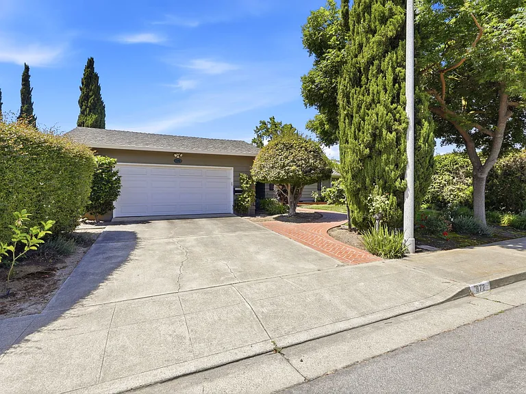 872 W Knickerbocker Dr — Photo 36