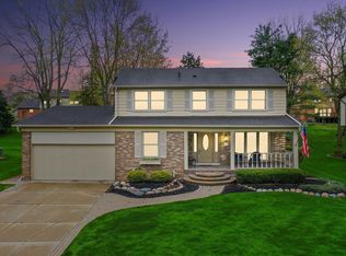 830 Stag Ridge Rd, Rochester Hills, MI 48309