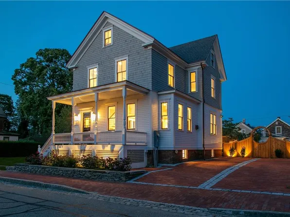 99 2nd St, Newport, RI 02840