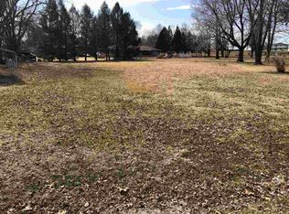304 Flora Ave, Mt Pulaski, IL