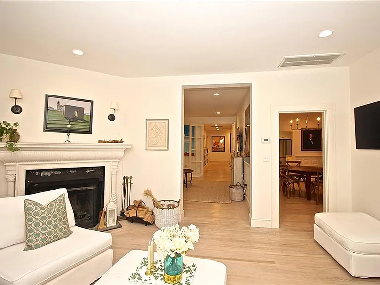 215 Coggeshall Ave — Photo 9