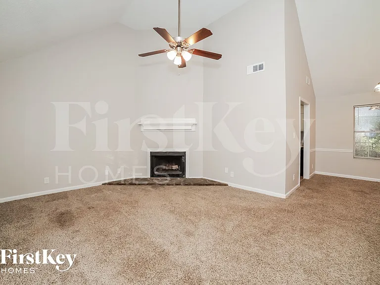 21 Angelo Rd — Photo 2