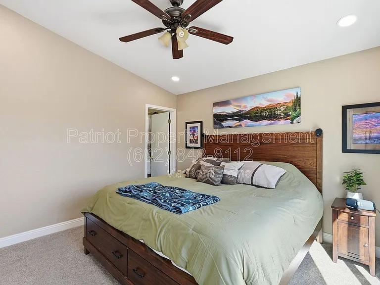 8629 W Echo Ln — Photo 16