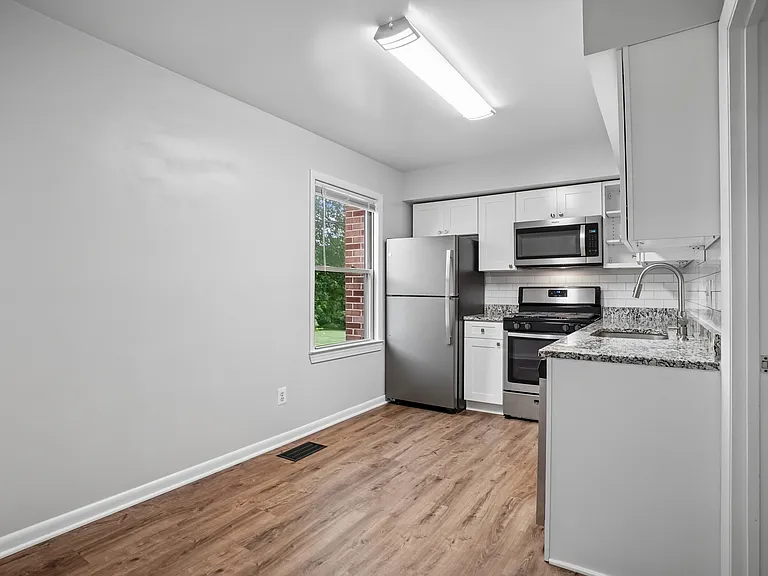 5128 Cliffhaven Dr — Photo 10