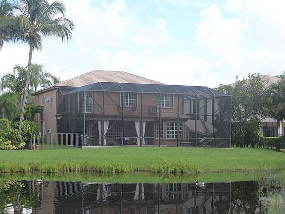 Rear full privacy and lake