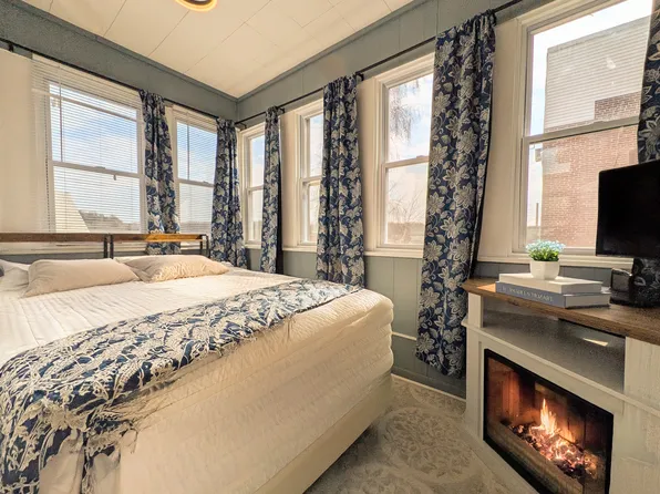 (undisclosed Address), Shenandoah, PA 17976