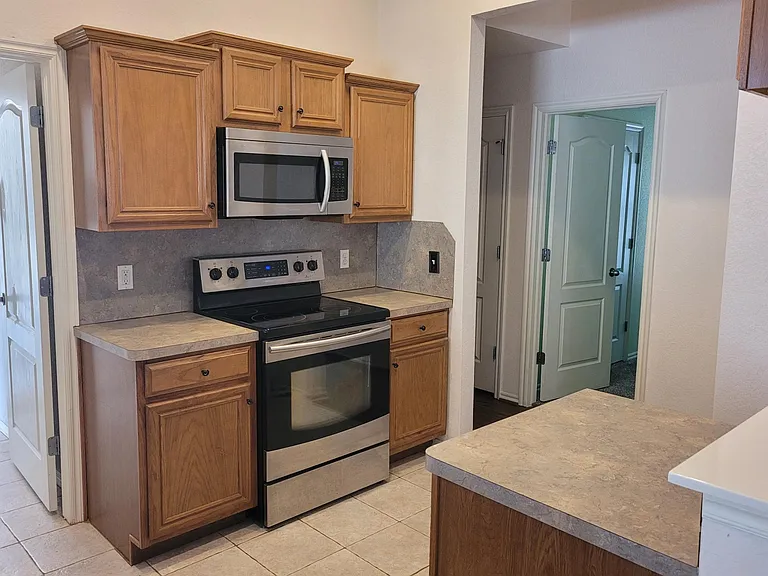705 Shadowhill St — Photo 13
