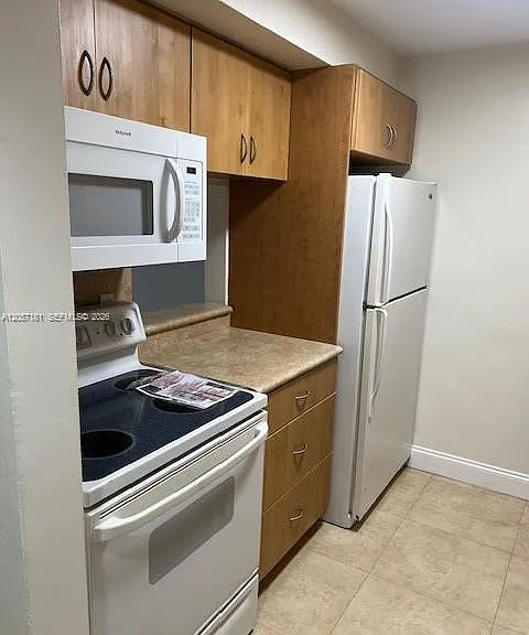 14525 N Kendall Dr #304J — Photo 7