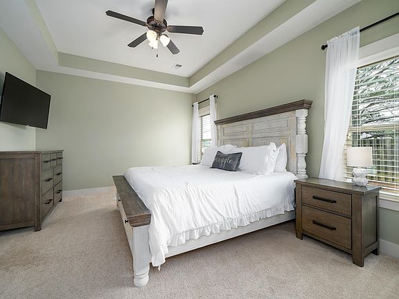 4th image of 452 Sherwood Cir