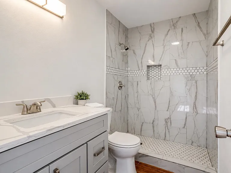 4039 W Walton St — Photo 7