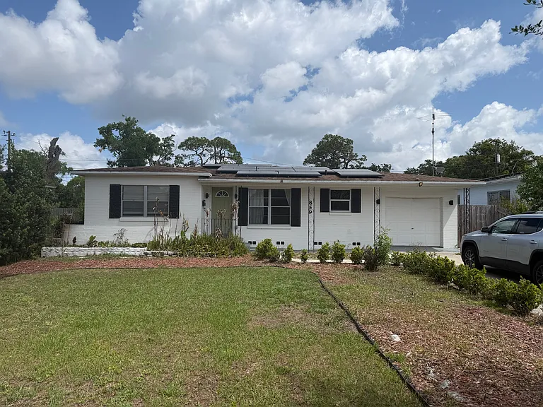859 Canovia Ave — Photo 1