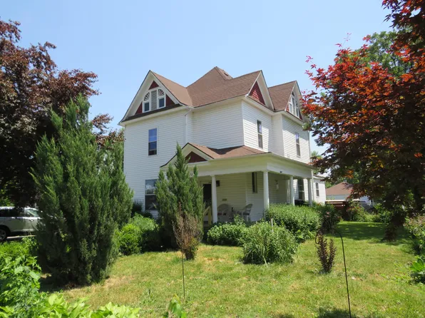 678 S English Ave, Marshall, MO 65340
